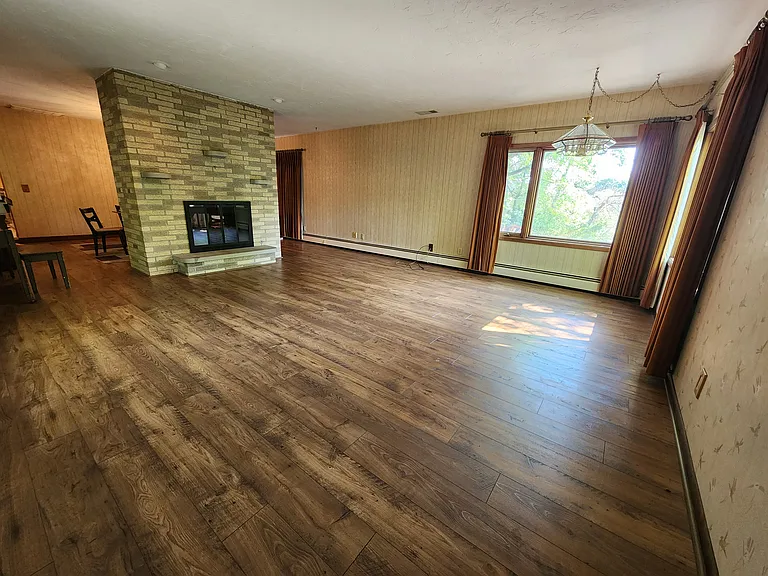 375 Houghton Rd — Photo 6