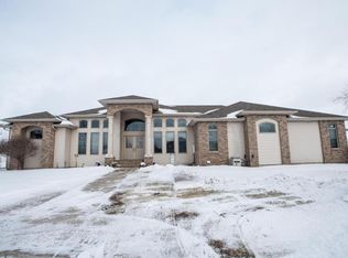 614 12th St SE, Barnesville, MN 56514