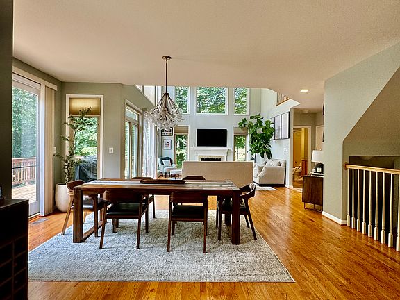3rd image of 10160 Chinkapin Dr