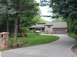 470 Cedar Dr, Mount Pleasant, MI 48858