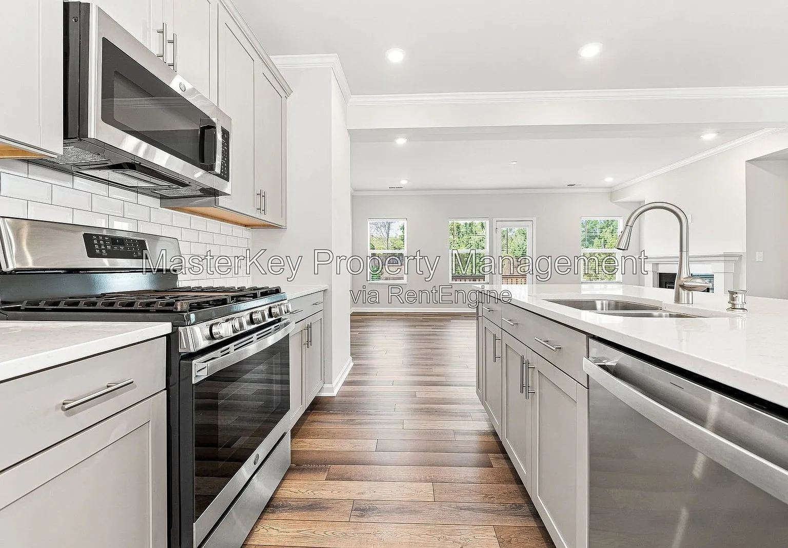 4 bed, 3.5 bath, 2395 sqft, $2,295 — Photo 3