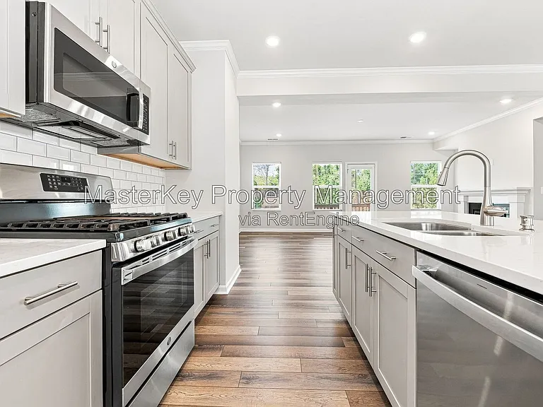 3001 Brellon Ln — Photo 3