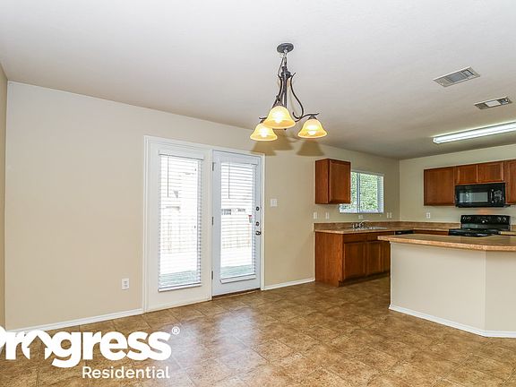 3rd image of 224 Allenwood Dr