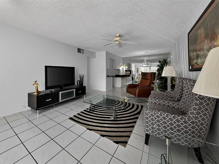 6253 Bay Club Dr #1 — Photo 4