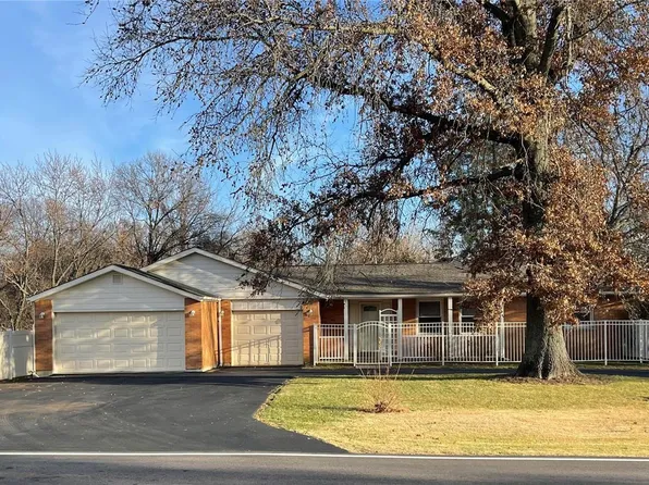 4326 Robbins Mill Rd, Florissant, MO 63034