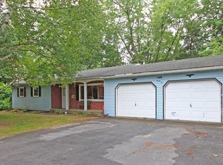 32 Vosburgh Rd, Mechanicville, NY 12118