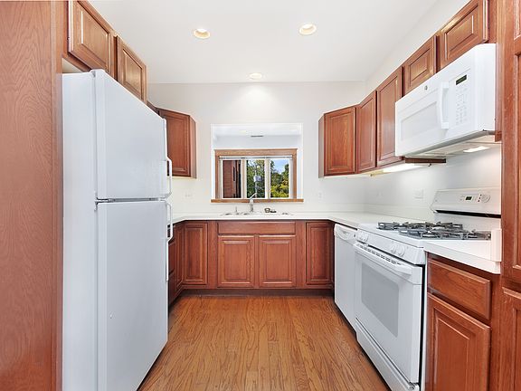 5th image of 690 Vernon Ave #690