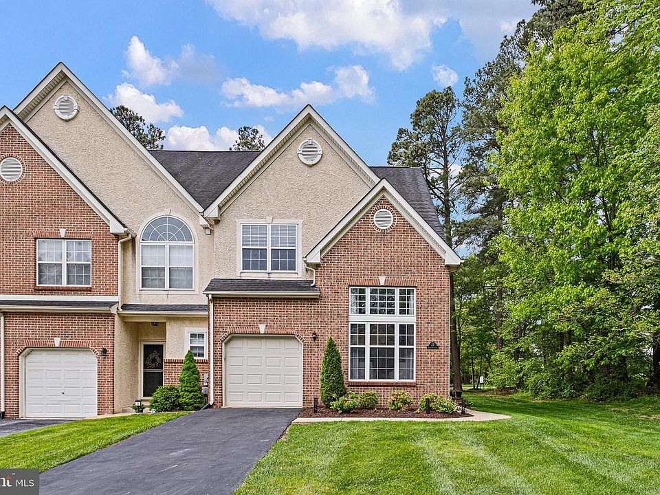 1st image of 27 Forest Gate Ln