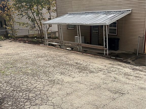 2nd image of 591 E Maiden St