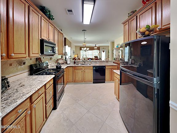 4th image of 76 Stamford Drive
