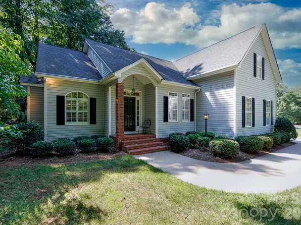952 Lake Club Dr, Rock Hill, SC 29732