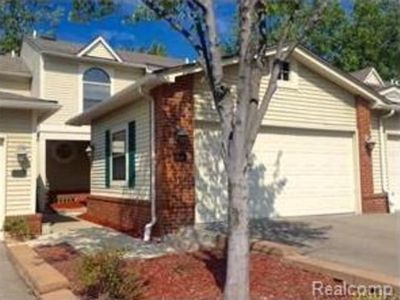 5633 Drake Hollow Dr W, West Bloomfield, MI, 48322