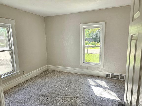 5th image of 3221 Ash St #1