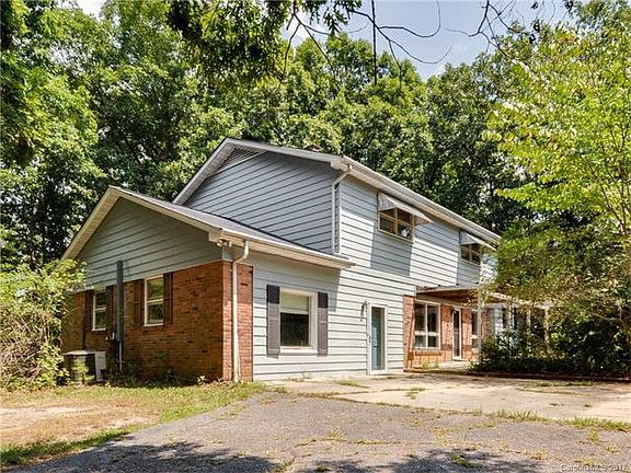 3rd image of 2025 Fair Forest Dr