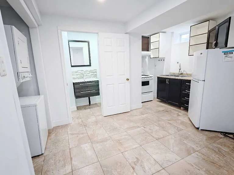 90 Crowther Dr — Photo 9