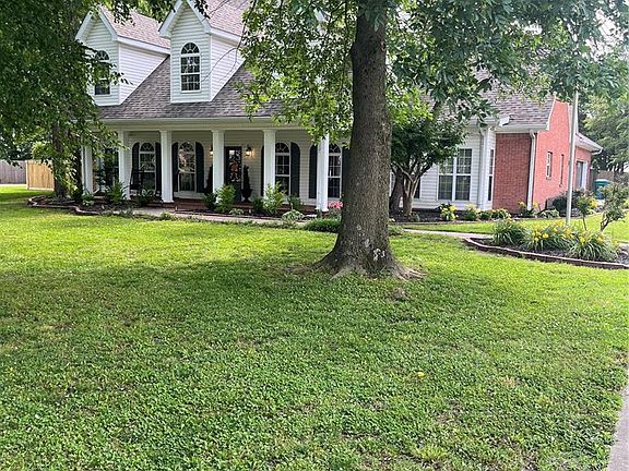 3rd image of 3802 Greenwell Rd