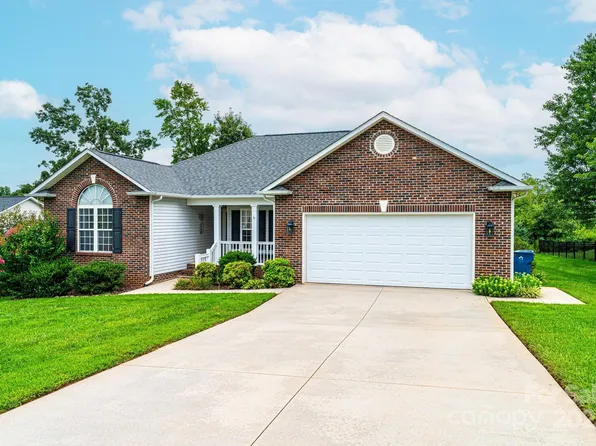 302 Kipling Dr, Taylorsville, NC 28681