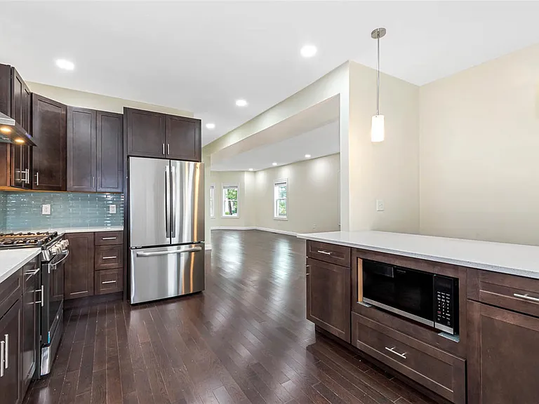68 Winchester St #2 — Photo 4