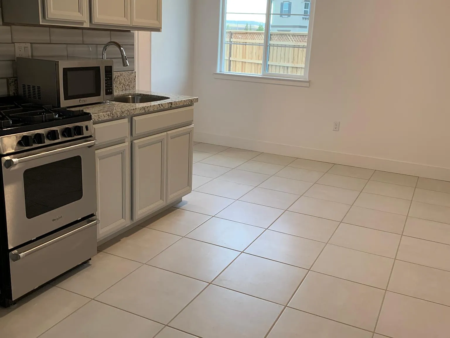 36 E Stefano Ave — Photo 2