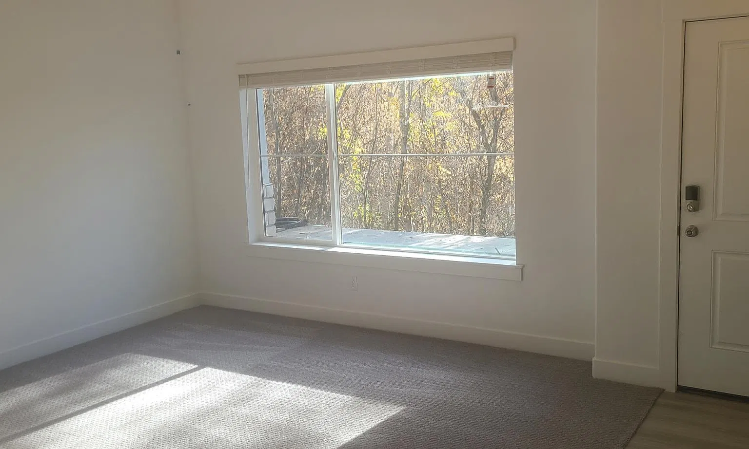 4 bed, 3.5 bath, 2220 sqft, $2,600 — Photo 4