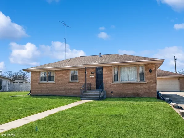 1324 Jeffery St, Bradley, IL 60915