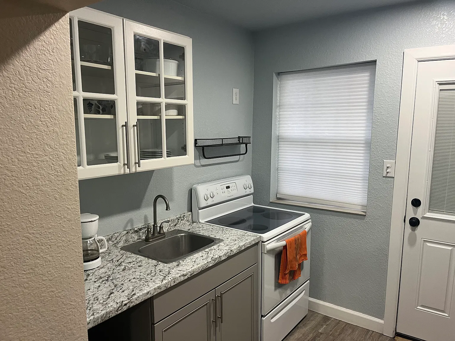 1 bed, 550 sqft, $1,500 — Photo 3