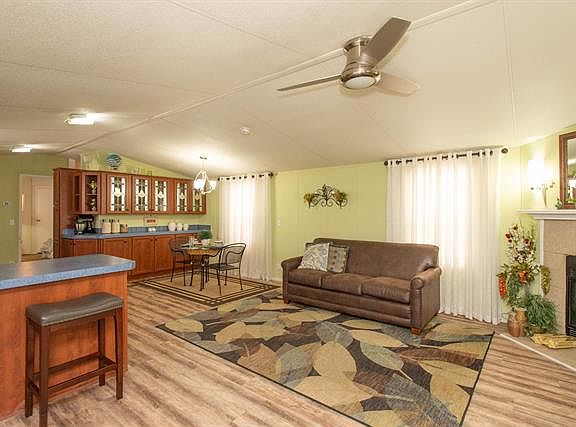 3rd image of 155 Pine Bloom Blvd