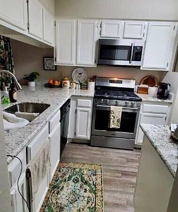 4th image of 103 N Woodstock Circle Dr