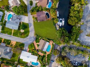 462 NE 9th Avenue NE, Deerfield Beach, FL 33441