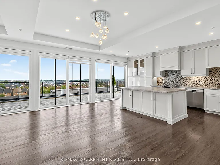 640 Sauve St #602 — Photo 10