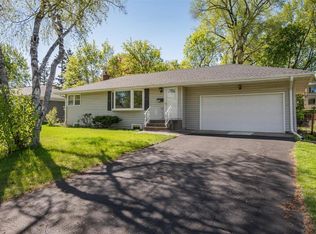 1178 Ruggles St, Roseville, MN 55113