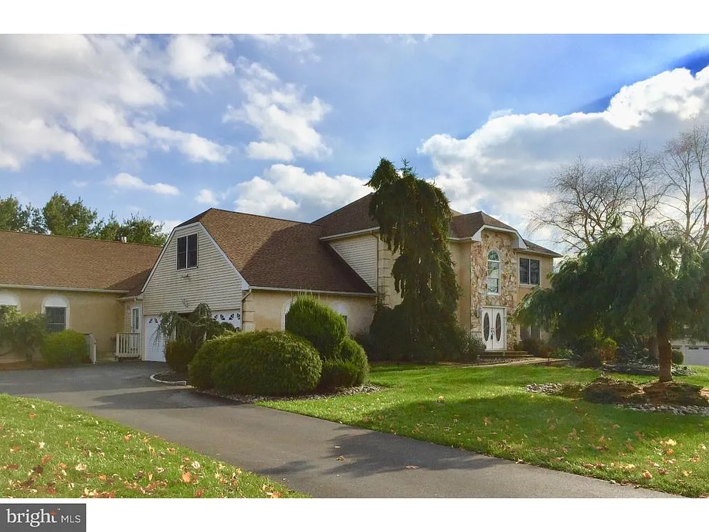 157 Whitney Ln photo 1