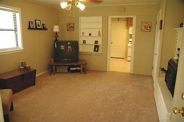 4th image of 1635 Marian Dr