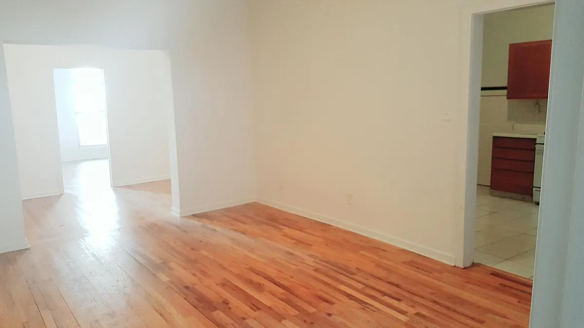 2 bed, 2000 sqft, $1,600 — Photo 3