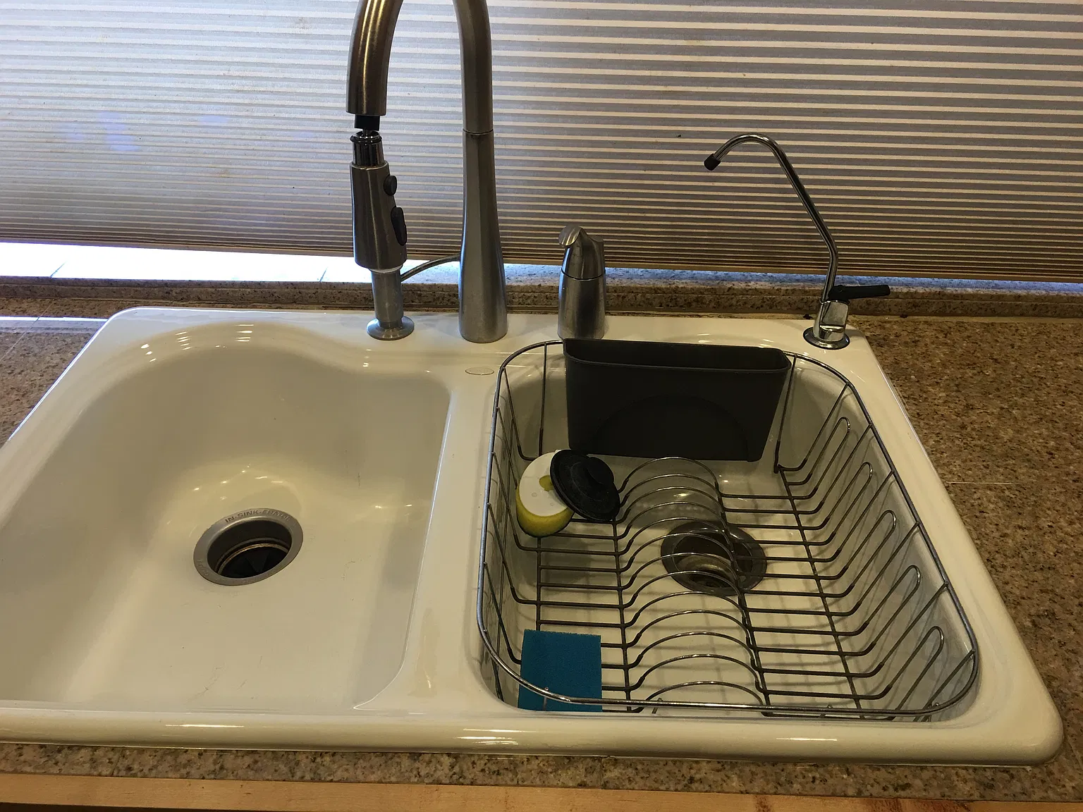 3 bed, 1403 sqft, $3,100 — Photo 3