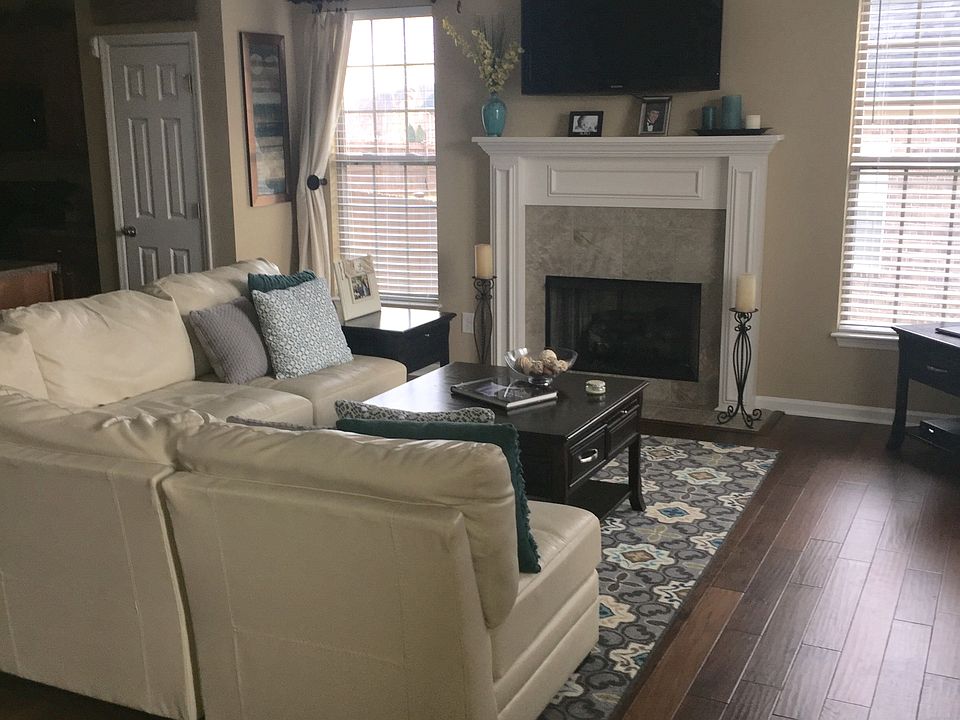 2nd image of 112 Brant Ln