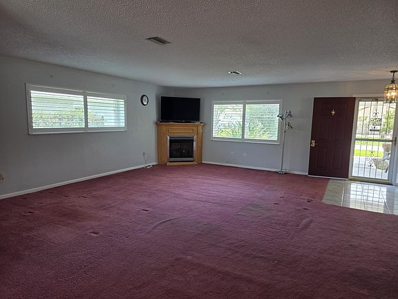 3rd image of 15 Collingwood Ln