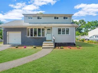 3 Elwood Rd, Centereach, NY 11720