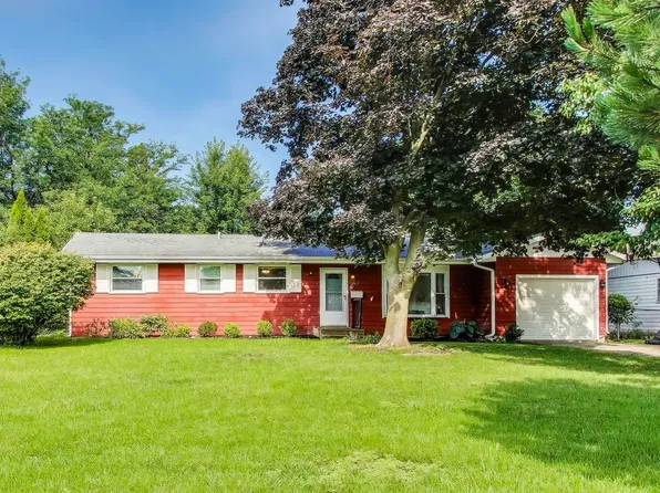 642 Adobe Ct, Carol Stream, IL 60188