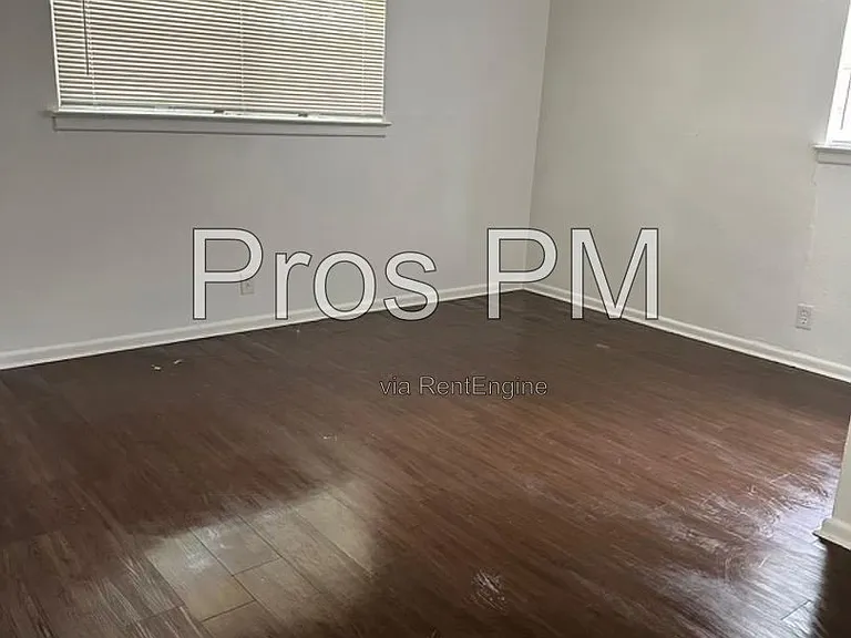 2101 Bradford Dr — Photo 18