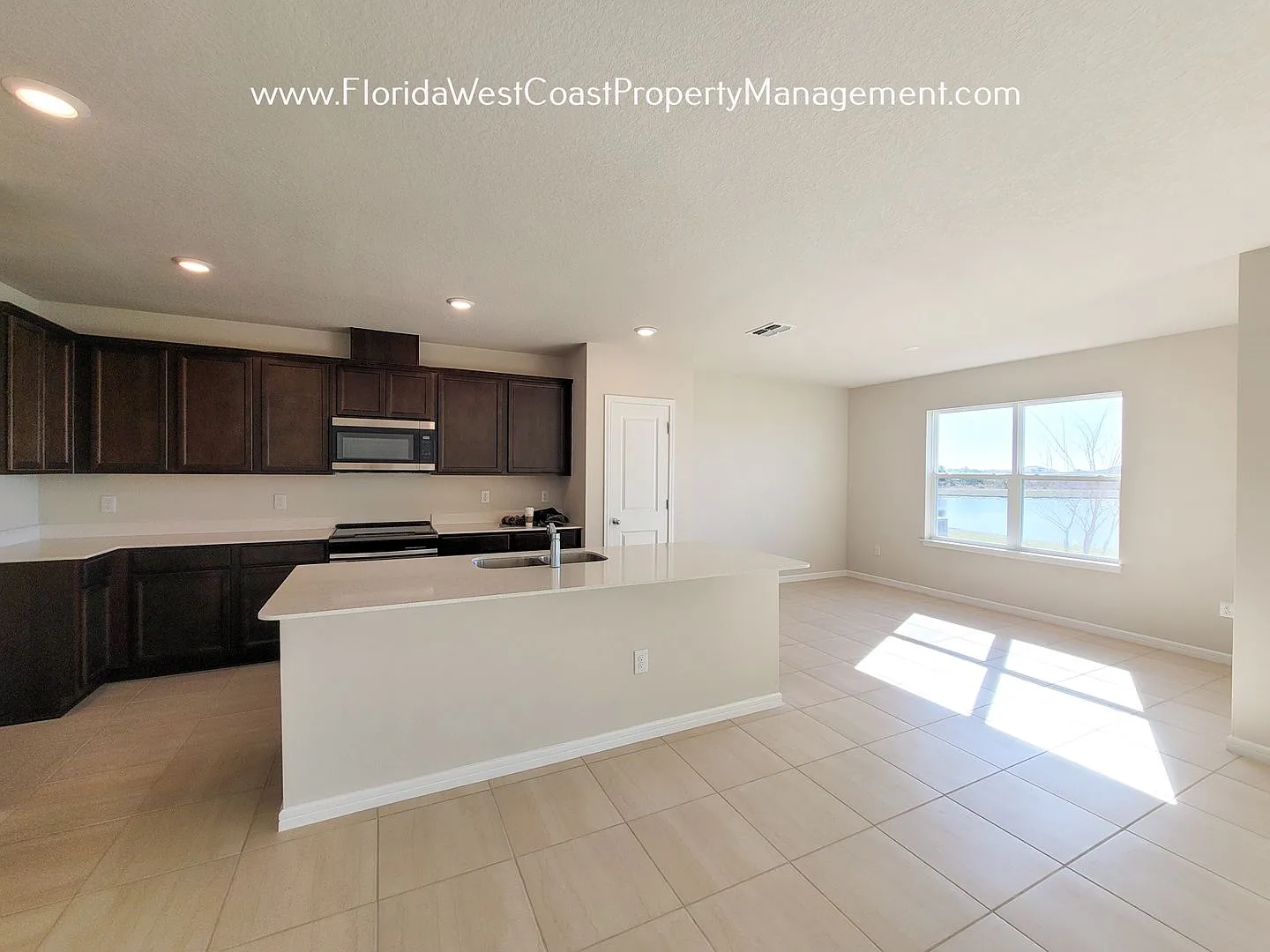 Fantastic 5 Bedroom/ 3 Bath Home In Parrish! Isles At Bayview! Super Amenities! — Photo 4