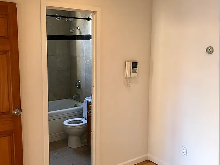 2025 3rd Ave #4C — Photo 6