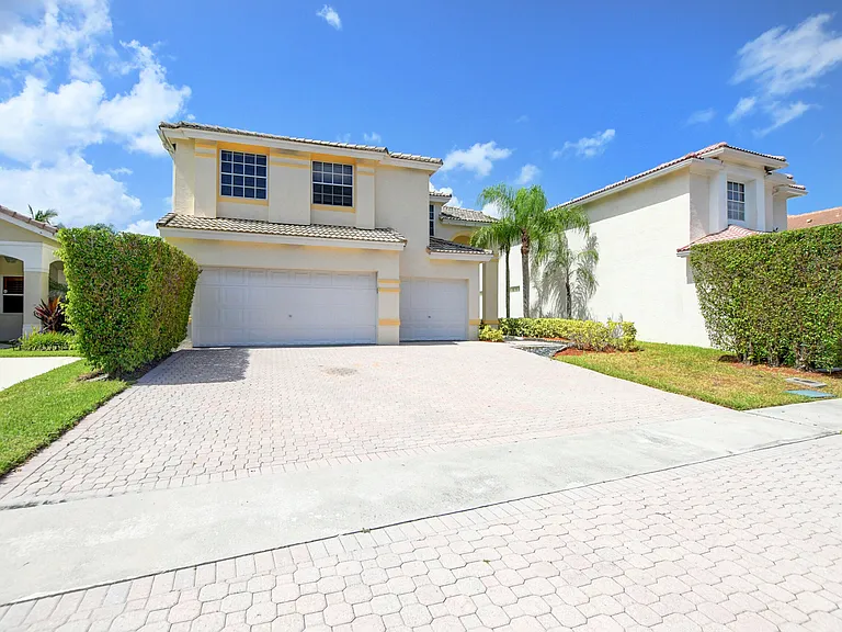 11073 Harbour Springs Cir — Photo 1