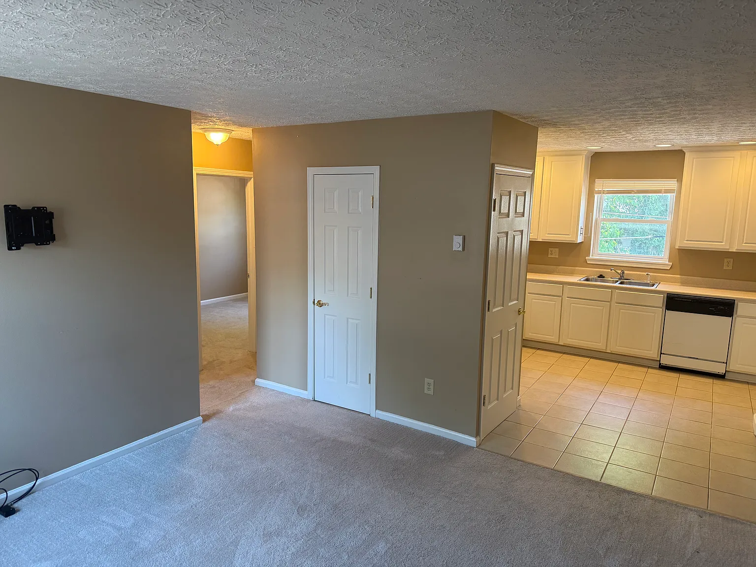 2 bed, 800 sqft, $1,450 — Photo 4