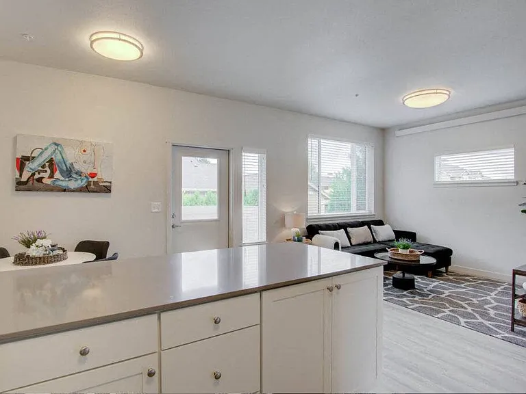Latitude 45 — Photo 6