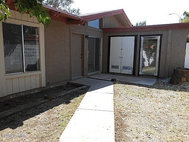 1st image of 633 N May St APT 23