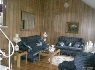 676 Peter Paul Dr, West Islip, NY 11795