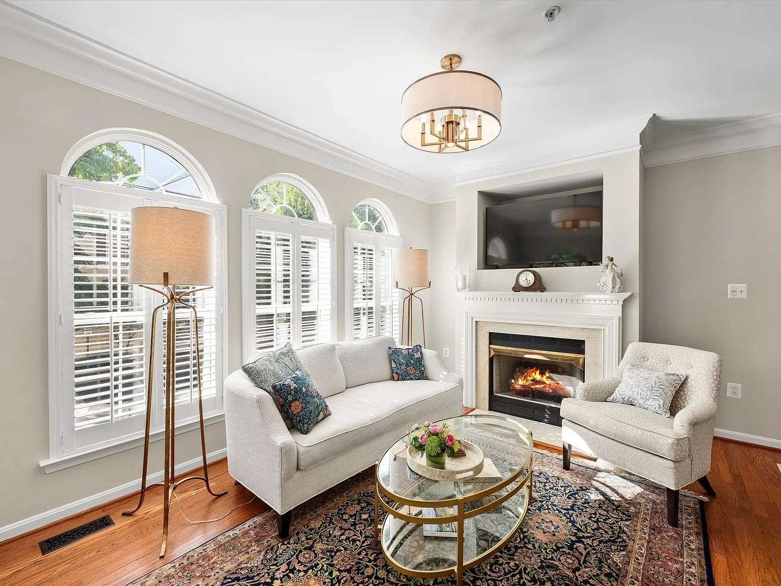 3 bed, 2.5 bath, 2247 sqft, $4,300 — Photo 3