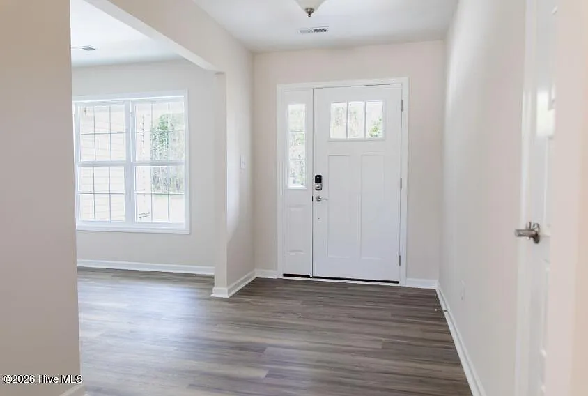 4 bed, 2.0 bath, 2054 sqft, $2,295 — Photo 4