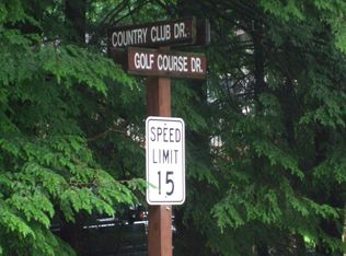 1115 Golf Course Dr, Thornhurst, PA 18424